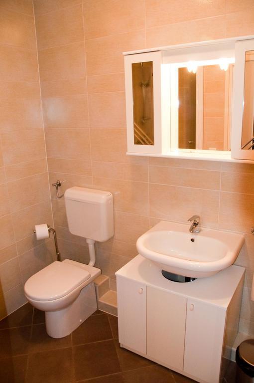 Roza Apartment Novigrad Istria Buitenkant foto