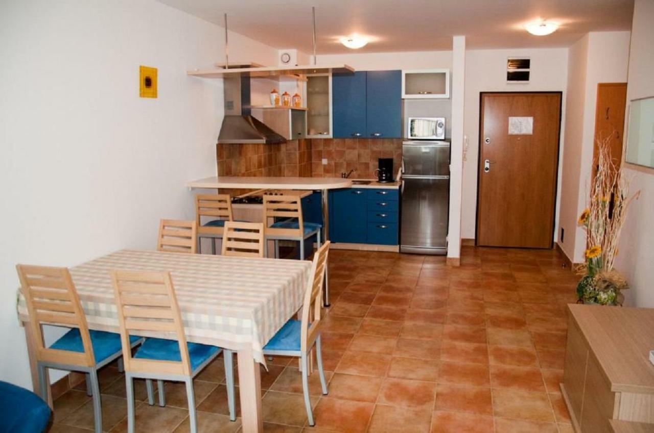 Roza Apartment Novigrad Istria Buitenkant foto
